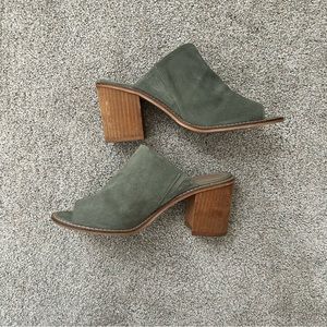 Chinese Laundry Carlin Mule